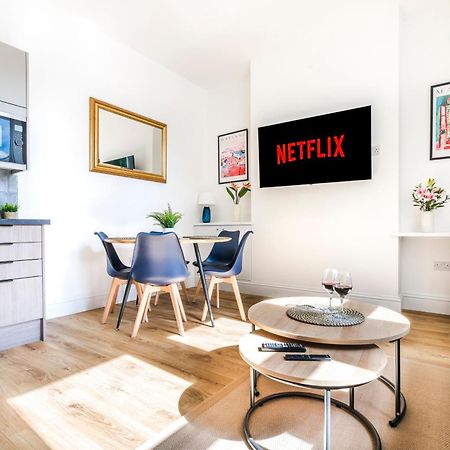 Cozy 2 Bedroom Apartment In Sutton Sutton  Buitenkant foto