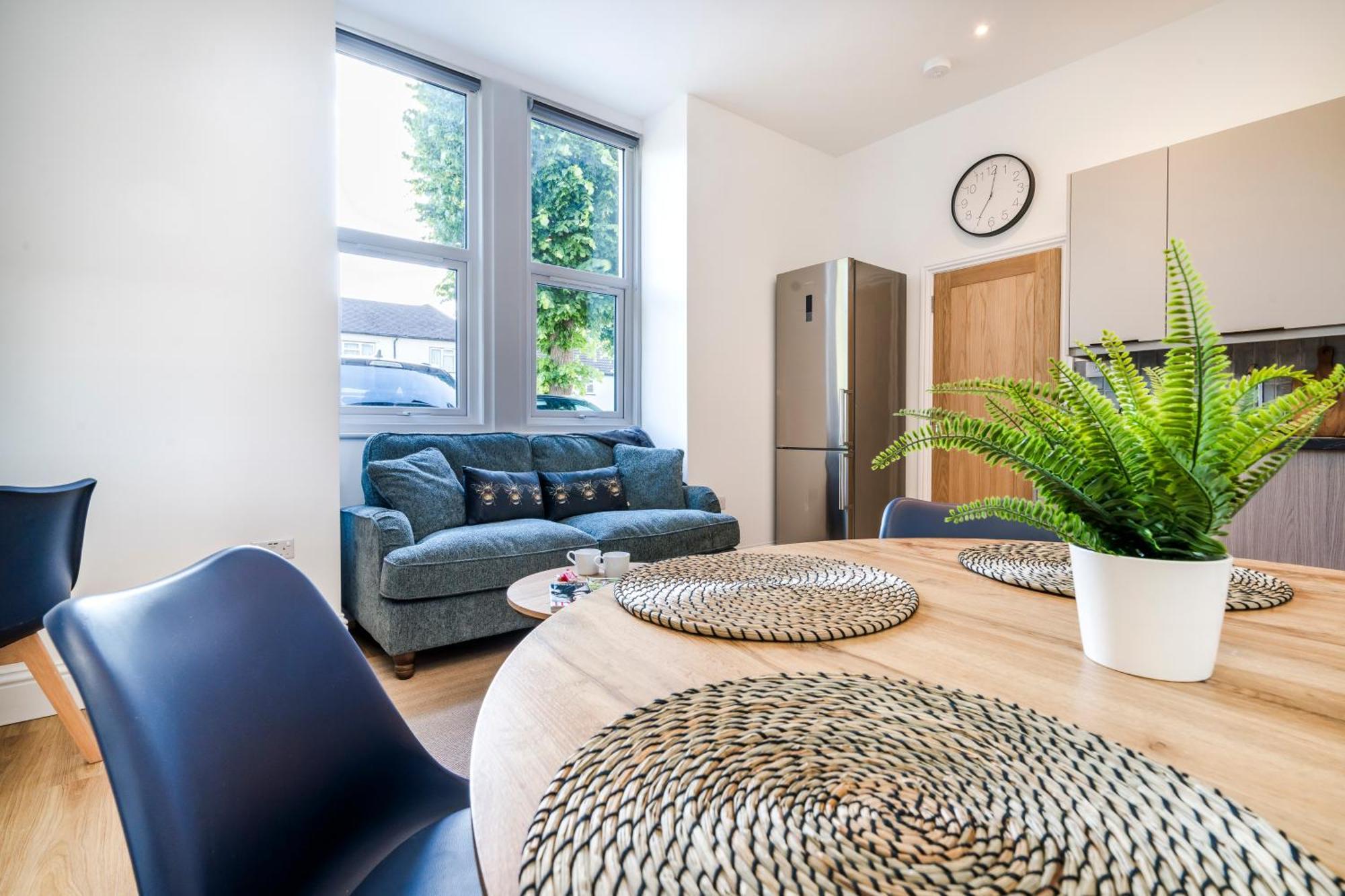 Cozy 2 Bedroom Apartment In Sutton Sutton  Buitenkant foto