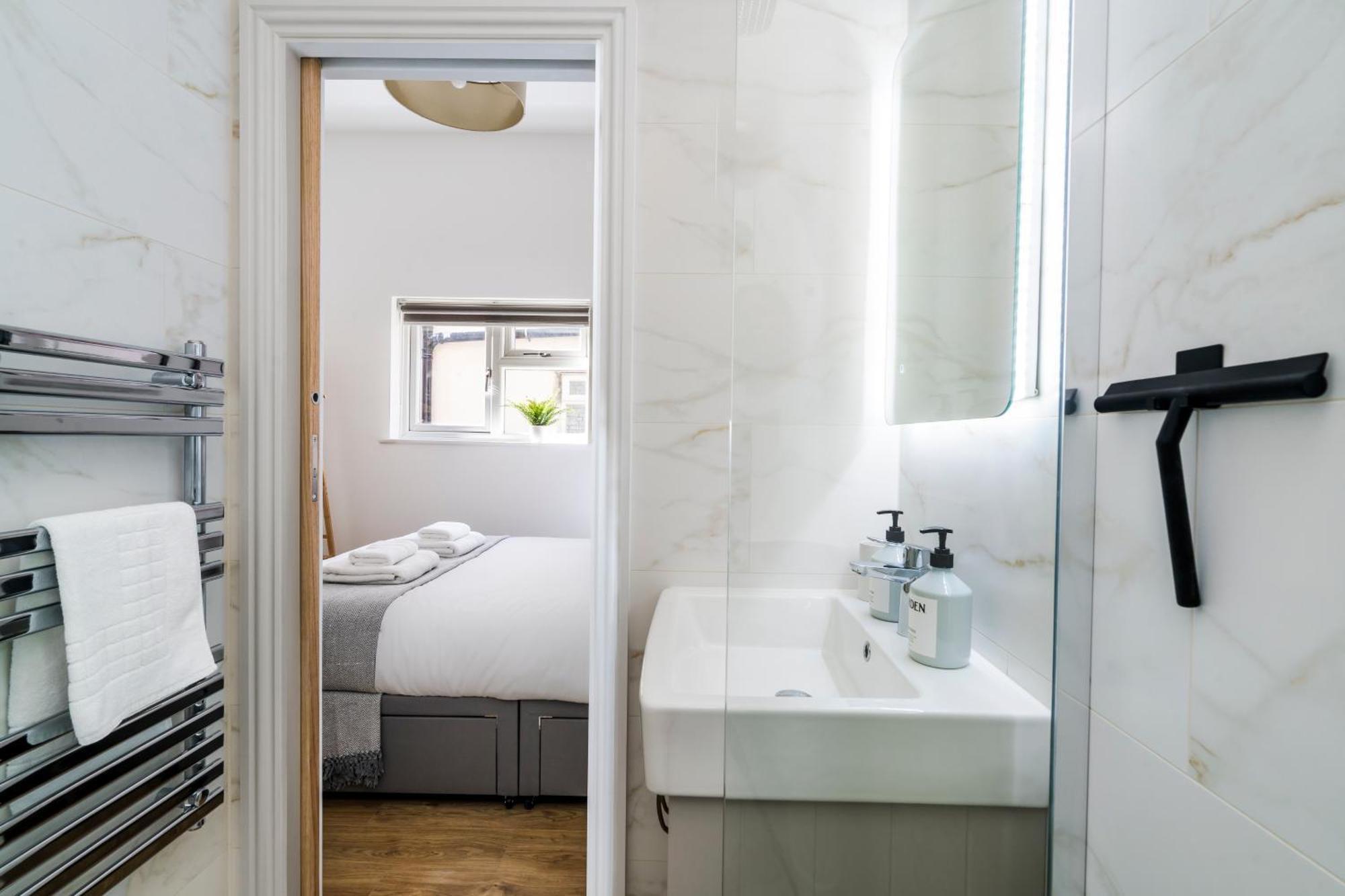 Cozy 2 Bedroom Apartment In Sutton Sutton  Buitenkant foto