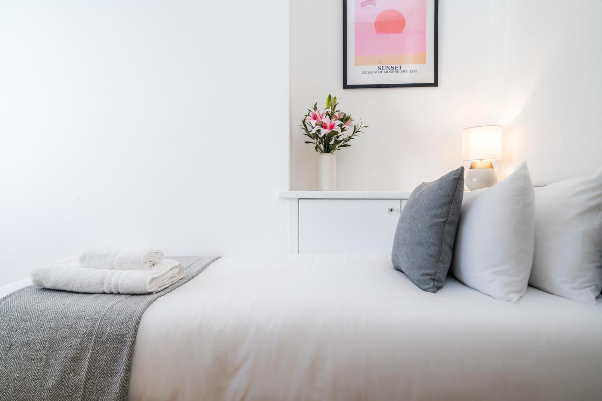 Cozy 2 Bedroom Apartment In Sutton Sutton  Buitenkant foto