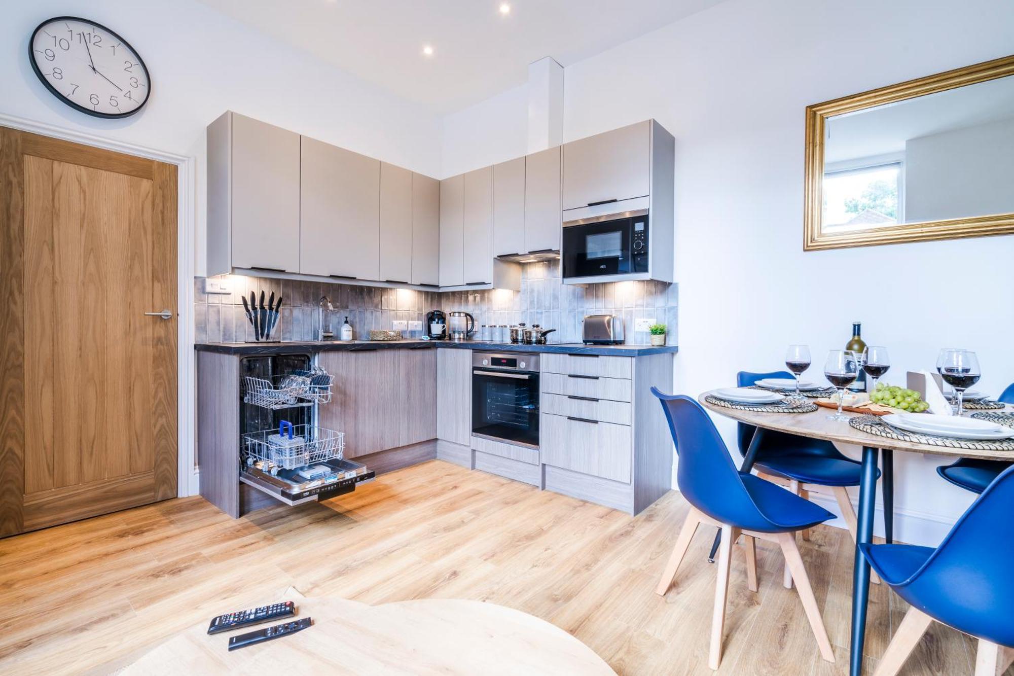 Cozy 2 Bedroom Apartment In Sutton Sutton  Buitenkant foto