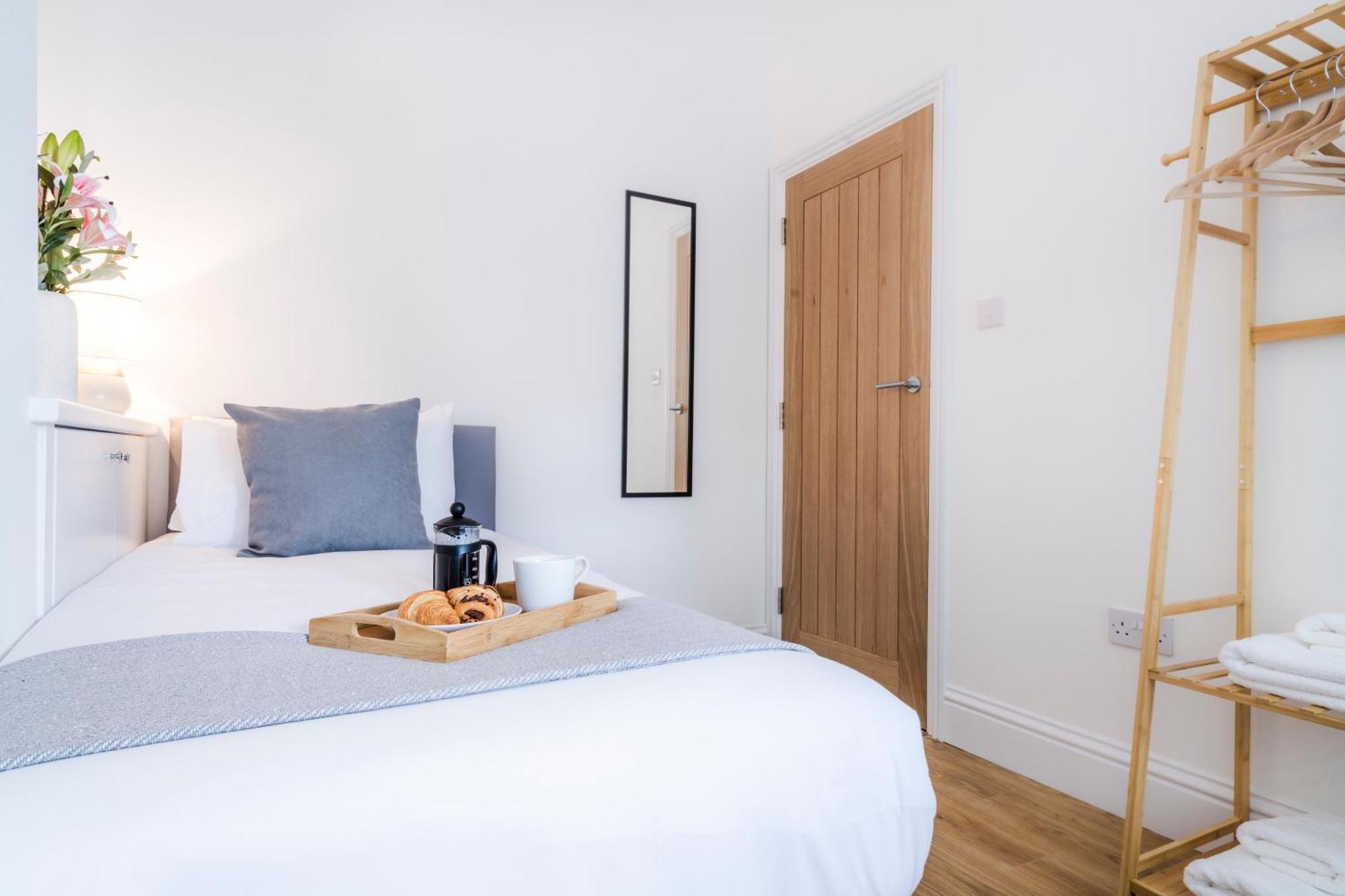 Cozy 2 Bedroom Apartment In Sutton Sutton  Buitenkant foto