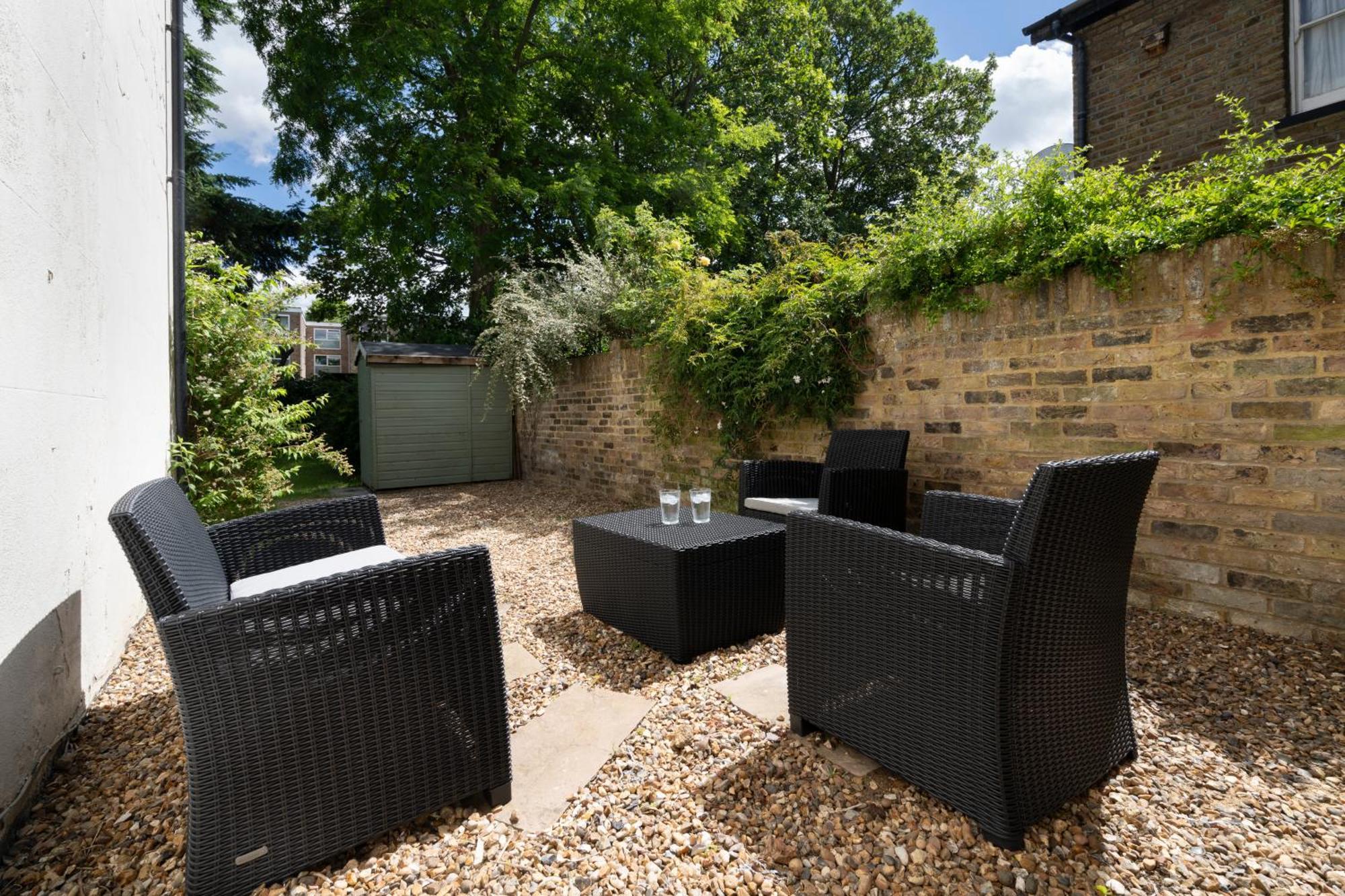 Cozy 2 Bedroom Apartment In Sutton Sutton  Buitenkant foto